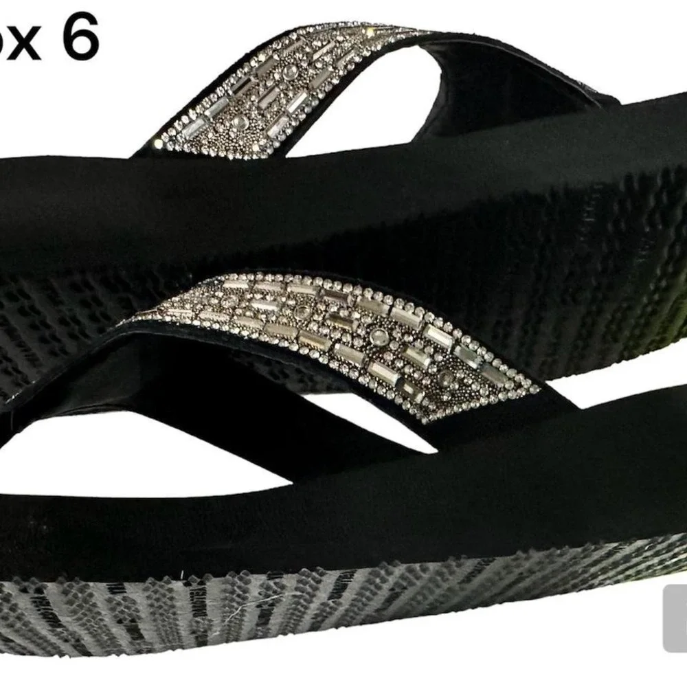 New Yellowbox Black‎ & Rhinestone Flip Flops Size 6 - Picture 2 of 2